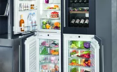 Centro food/dispensa modulare composto da frigorifero, apparecchio Biofresh full-size, congelatore NoFrost e cantinetta frigo per vini